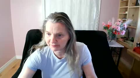 chealsiek online show from May 21, 3:41 pm