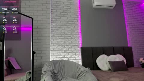 Jenny  please dont forget to thumbs up me  online show from December 9, 10:11 am