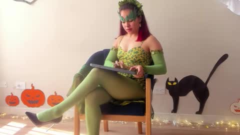 Regina Phalange online show from October 27, 6:45 pm