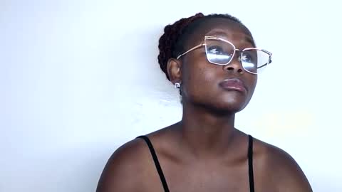 Snapshot of cheeky_charms chatting on October 1, 9:37 am cheeky_charms online show from October 1, 9:37 am