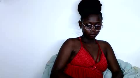 Snapshot of cheeky_charms chatting on October 8, 1:03 am cheeky_charms online show from October 8, 1:03 am