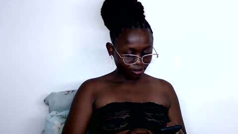 Snapshot of cheeky_charms chatting on October 12, 9:36 pm cheeky_charms online show from October 12, 9:36 pm