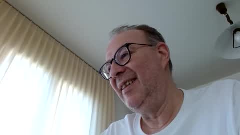 Snapshot of cheer2u chatting on March 23, 8:51 am cheer2u online show from March 23, 8:51 am