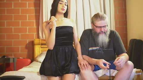 Snapshot of cheeseburgerjesus chatting on October 6, 11:02 pm Cheesburger Jesus and whoever showed up. online show from October 6, 11:02 pm