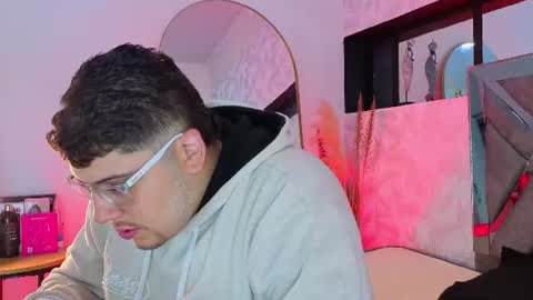   online show from June 14, 3:52 am