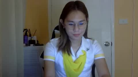 chelly4u69 online show from December 16, 10:59 pm