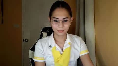 chelly4u69 online show from March 24, 10:26 pm