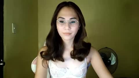 chelly4u69 online show from May 19, 1:22 am