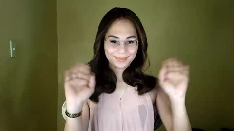 chelly4u69 online show from May 20, 2:07 am