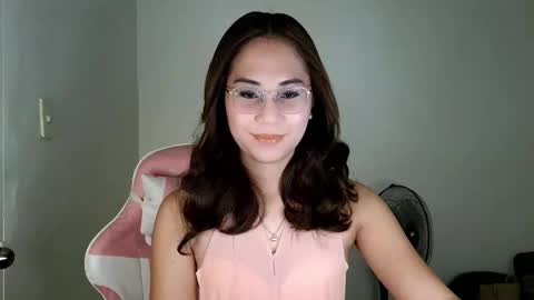 chelly4u69 online show from June 6, 1:32 am