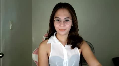 chelly4u69 online show from June 9, 1:50 am