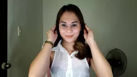 chelly4u69 online show from June 11, 2:00 am