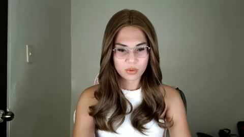 chelly4u69 online show from June 25, 12:31 pm