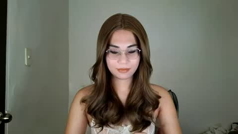 chelly4u69 online show from June 26, 1:21 am