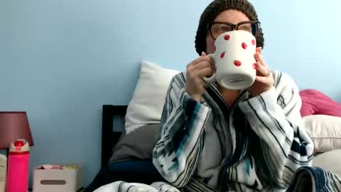 Chelsea online show from December 15, 3:49 pm