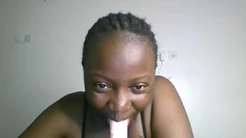 Snapshot of chelsiy chatting on March 10, 11:43 pm Chelsy online show from March 10, 11:43 pm