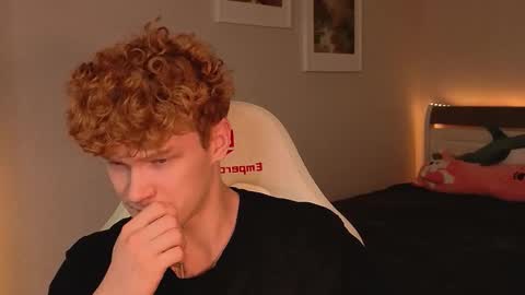 LUCASRYANPVT IS OPEN online show from November 25, 3:39 am