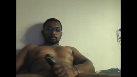 Snapshot of chennaibull1011 chatting on February 17, 10:12 am chennaibull1011 online show from February 17, 10:12 am