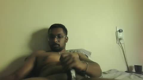 Snapshot of chennaibull1011 chatting on March 5, 8:32 am chennaibull1011 online show from March 5, 8:32 am