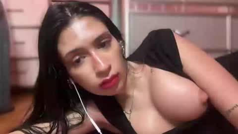 cherliecarmen online show from January 18, 3:49 pm