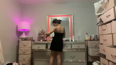 cherliecarmen online show from December 13, 8:47 pm