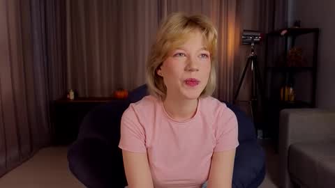 Snapshot of cherlynreece chatting on March 14, 4:51 am Hello guys Im Hanna online show from March 14, 4:51 am