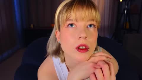 Snapshot of cherlynreece chatting on March 17, 3:11 am Hello guys Im Hanna online show from March 17, 3:11 am