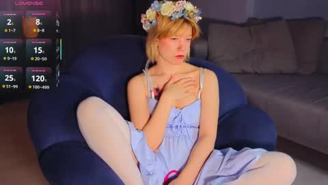 Snapshot of cherlynreece chatting on March 26, 3:12 am Hello guys Im Hanna online show from March 26, 3:12 am