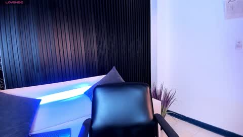 Snapshot of cherry_blossomn_ chatting on December 2, 7:20 pm Cherry blossom From 1400 to 2200 Col Time online show from December 2, 7:20 pm