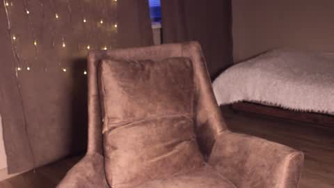 CherryBomb online show from December 7, 4:20 am