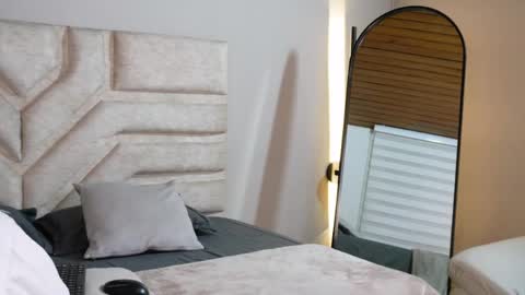 cherry_bunnyx online show from June 4, 4:40 am
