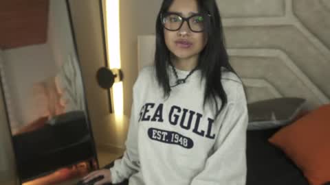 cherry_bunnyx online show from July 11, 4:26 am