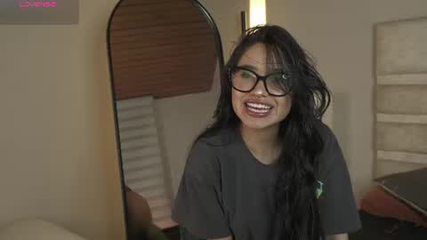 cherry_bunnyx online show from July 14, 4:17 am