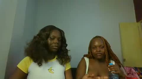 Snapshot of cherry_charm1 chatting on February 15, 8:24 am Fafa online show from February 15, 8:24 am