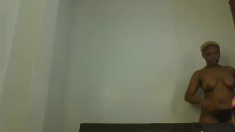 Snapshot of cherry_charm1 chatting on February 21, 10:49 am Fafa online show from February 21, 10:49 am