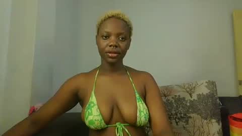 Snapshot of cherry_charm1 chatting on February 23, 5:32 pm Fafa online show from February 23, 5:32 pm