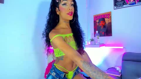 Snapshot of cherry_gate chatting on October 5, 8:01 am cherry_gate online show from October 5, 8:01 am