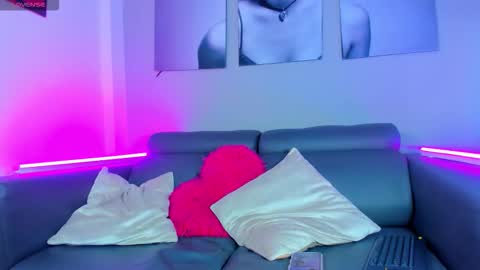 Snapshot of cherry_gate chatting on December 18, 8:42 am cherry_gate online show from December 18, 8:42 am