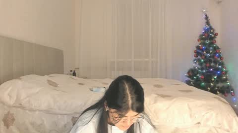 misaki  online show from December 18, 6:35 pm