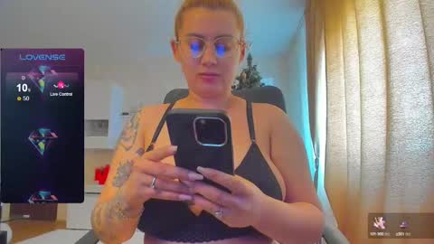 mayra online show from February 9, 9:26 am