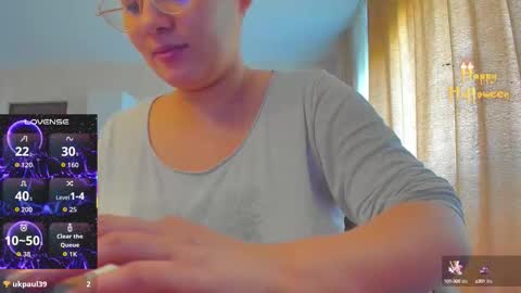 Snapshot of cherry_pie_69 chatting on October 19, 7:31 am mayra online show from October 19, 7:31 am