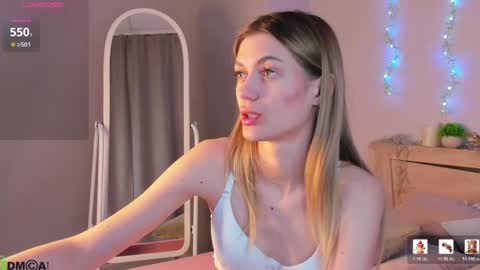 Snapshot of cherry_pr1ce chatting on April 13, 11:54 pm cherry_pr1ce online show from April 13, 11:54 pm
