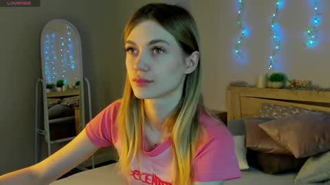 Snapshot of cherry_pr1ce chatting on May 3, 11:11 pm cherry_pr1ce online show from May 3, 11:11 pm