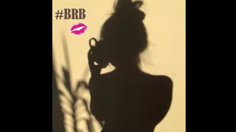 Mia online show from November 14, 8:02 am