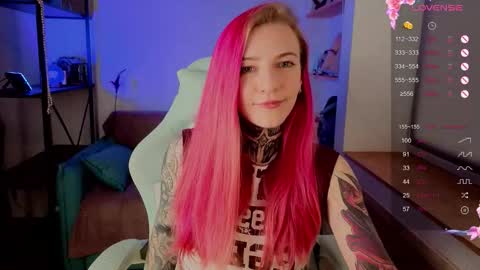 Snapshot of cherry_roxy chatting on November 11, 6:35 am Roxy online show from November 11, 6:35 am