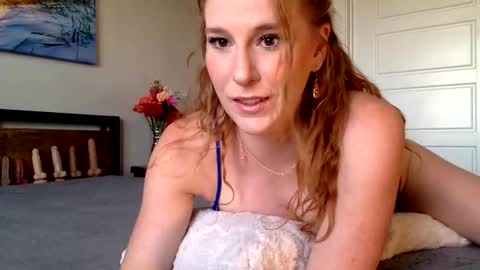 Snapshot of cherry_sinn chatting on April 10, 1:00 am cherry sin online show from April 10, 1:00 am