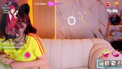 Snapshot of cherry_tf chatting on June 18, 9:47 am Cherry online show from June 18, 9:47 am