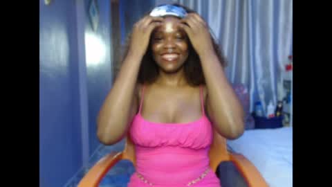 Snapshot of cherry_xchaos chatting on May 16, 6:32 am Sophie online show from May 16, 6:32 am