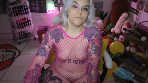 Snapshot of cherryb0mbb0mb chatting on December 3, 5:53 am CherryBombBomb online show from December 3, 5:53 am