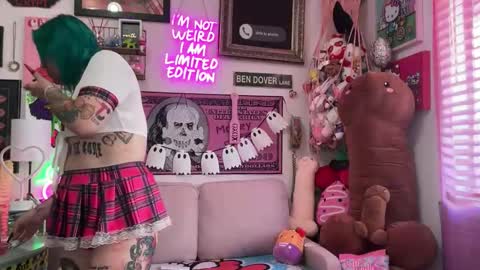 Snapshot of cherryb0mbb0mb chatting on October 24, 7:54 pm CherryBombBomb online show from October 24, 7:54 pm